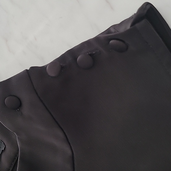 Urban Outfitters Black Crop Tank Top with Ruched Design and Tie Front - Picture 5 of 9